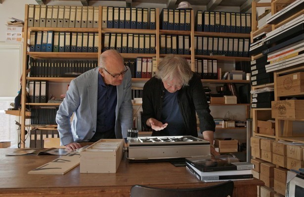 Philip Freriks en Govert de Roos in In de Voetsporen van de Jaren 80