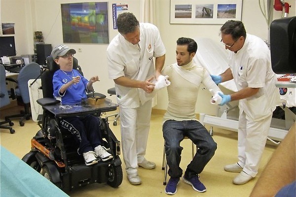 Jubileumversie bezoekt kandidaten opnieuw