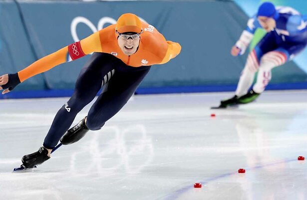 Jenning de Boo en Jordan Stolz op de achtergrond