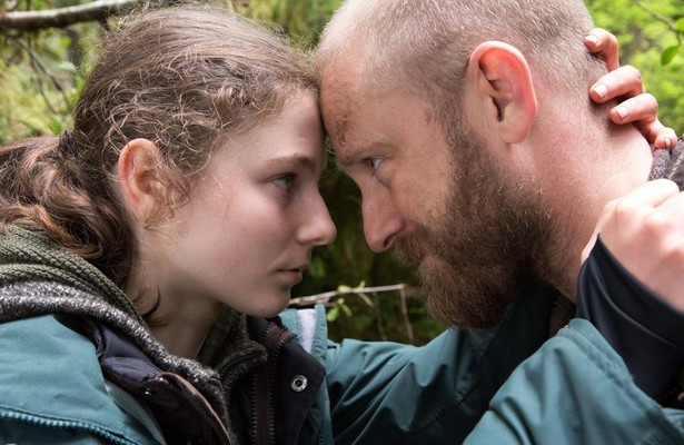 Ben Foster en Thomasin McKenzie in Leave No Trace