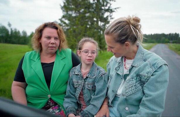 Leonie ter Braak met gezin uit Wonen onder de Zon voor Minder dan een Ton