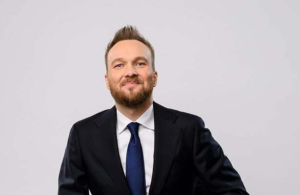 Arjen Lubach bij RTL.