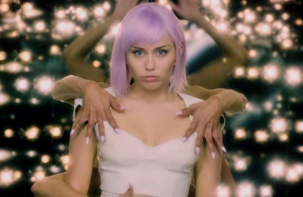 Black Mirror - Miley Cyrus