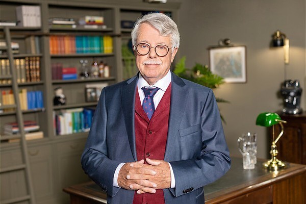 Mr. Frank Visser doet uitspraak over oprithekjes