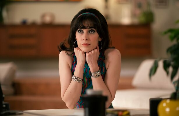 Geraldine Hakewill als Peregrine Fisher in Ms Fisher's Modern Murder Mysteries