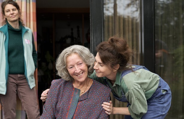 Loes Luca, Kim van Kooten en Rifka Lodeizen