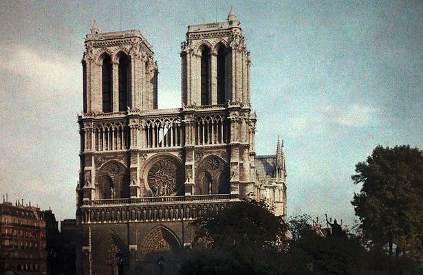 Het herstel van de Notre-Dame