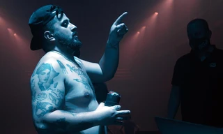 NPO Doc: Zwangere Guy - Dansen op de vulkaan