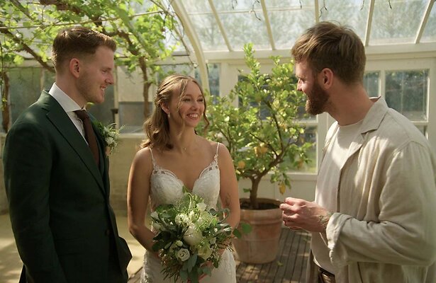 Tim Hofman met Eva en haar man