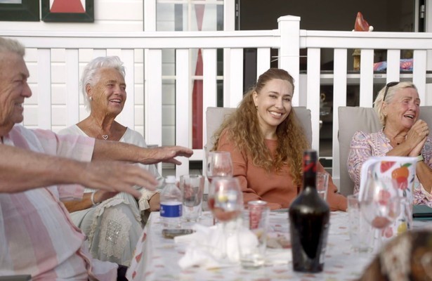 Fidan Ekiz in Op de Barricade