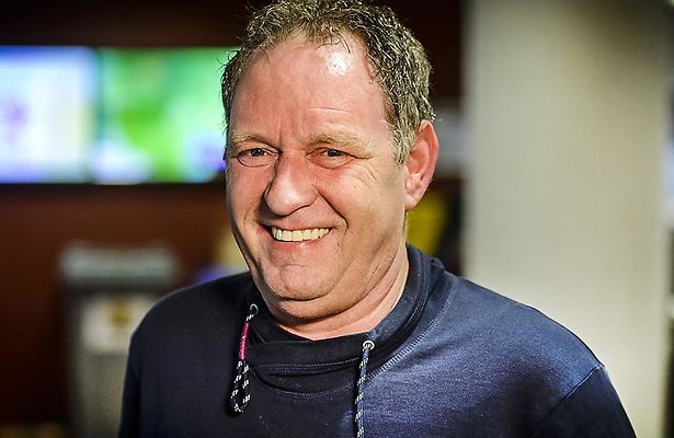 Piet Paulusma blijft nog een jaar bij Omroep MAX