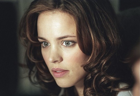 Spannende nachtvlucht voor Rachel McAdams