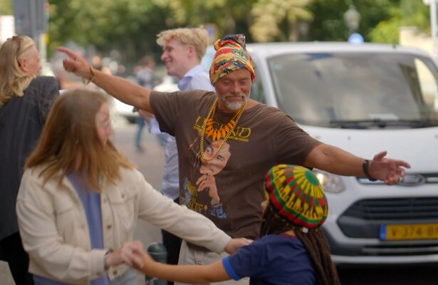 Maurice in Rutger en de Uitkeringstrekkers op Vakantie