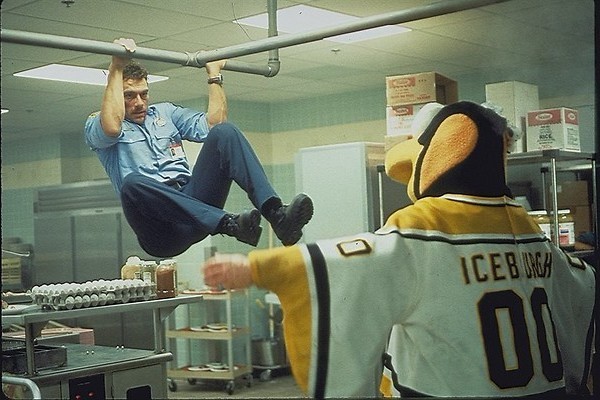 Jean-Claude Van Damme redt zijn dochter