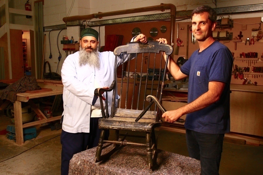 Salvage hunters: The restorers