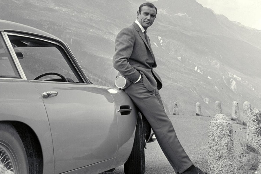 Sean Connery vs James Bond