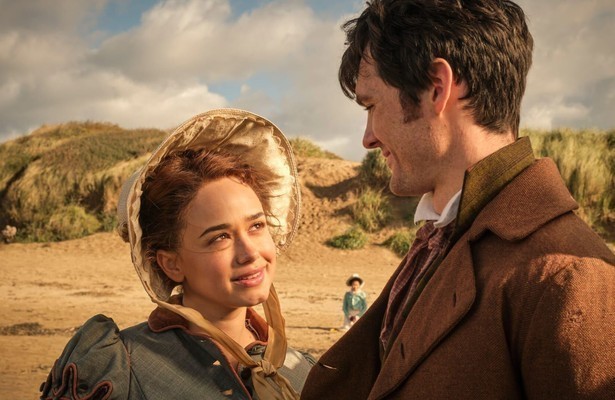 Rose Williams als Charlotte Heywood in Sanditon