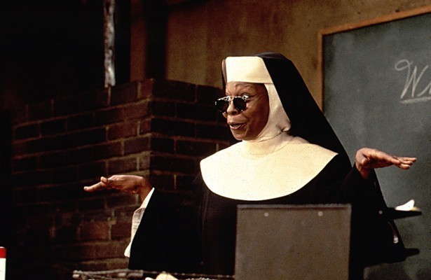 Whoopi Goldberg als Sister Mary Clarence in Sister Act 2: Back in the Habit
