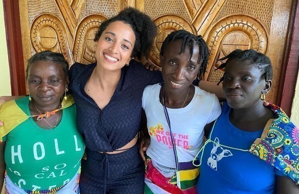 Evita Mac-nack in Slavernij en Wij