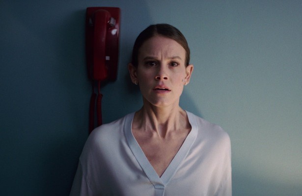 Sosie Bacon als Rose Cotter in Smile