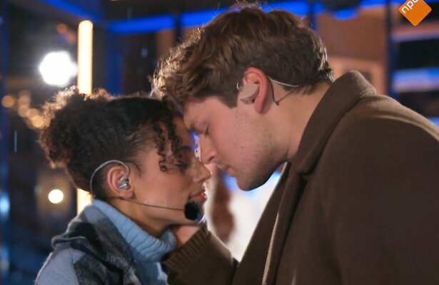 Sara Afiba en Soy Kroon in De Kerststal van Nederland