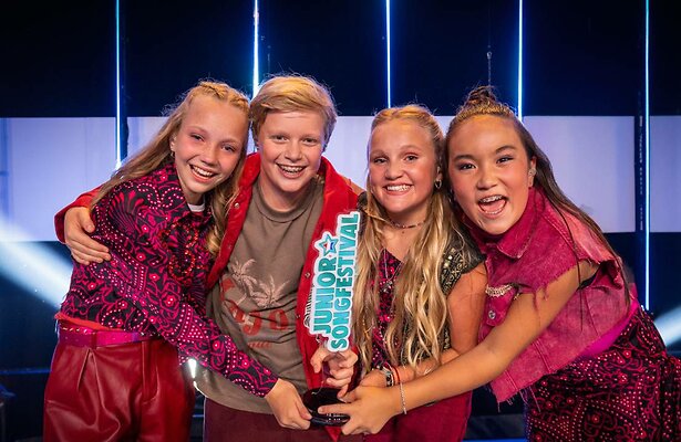 Stay Tuned nadat ze de nationale finale wonnen. 