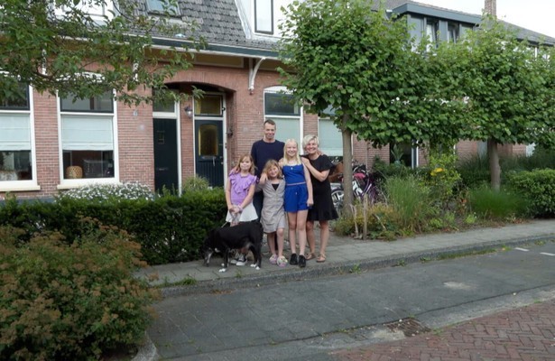 Saskia en Danny en hun gezin in Steenrijk, Straatarm