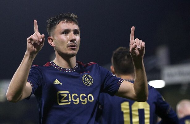 Steven Berghuis voor Ajax