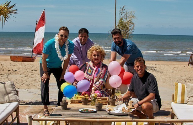 Karin Bloemen in Strandgasten