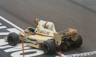 Thierry's turbo, duwend naar het podium