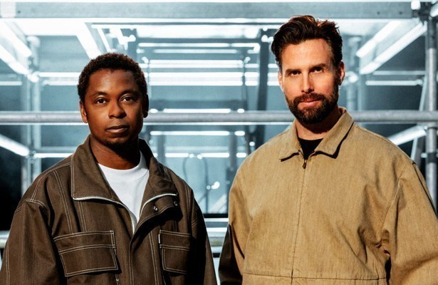 Typhoon en Nick Schilder in The Headliner