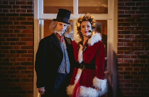 Thomas van Luyn en Annick Boer voor Scrooge Live