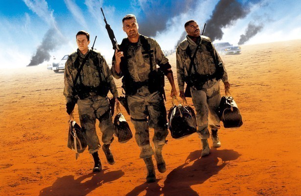 George Clooney, Mark Wahlberg  en Ice Cube in Three Kings