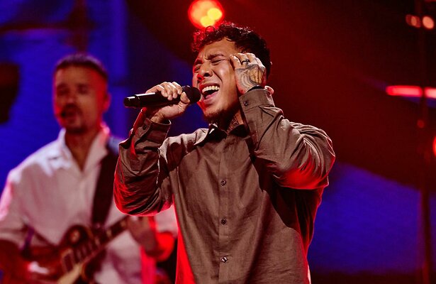 Treasure tijdens The Tribute Battle of the Bands