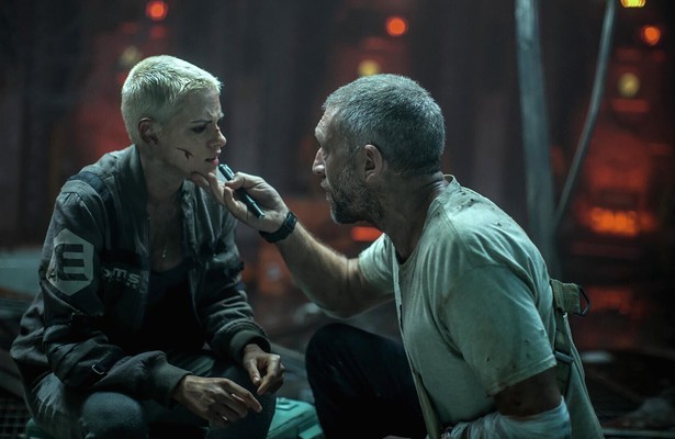 Kirsten Stewart als Komen Norah in Underwater