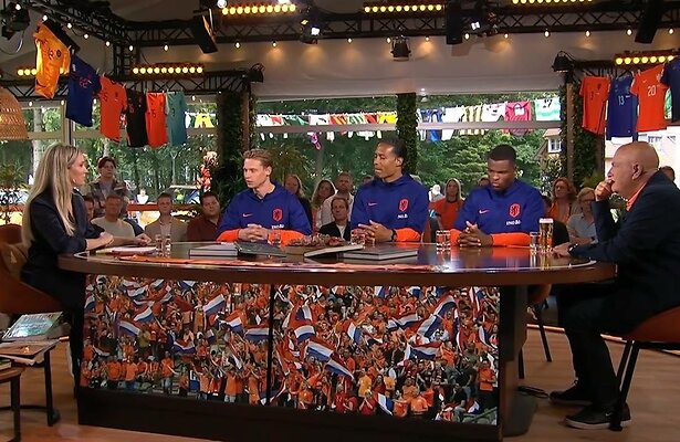 Nederlands elftal bij Wij Houden van Oranje.