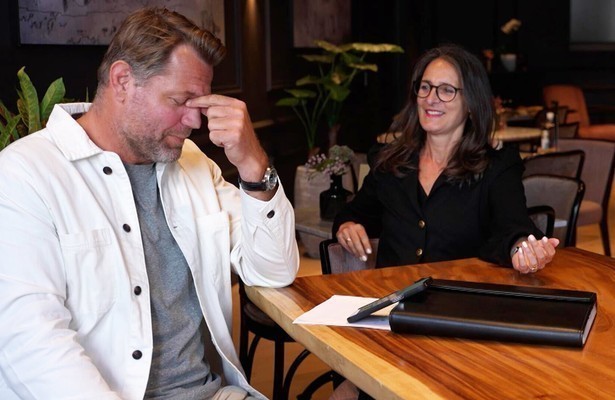 Dennis van der Geest met Gea in Waar Is Mijn Erfenis?