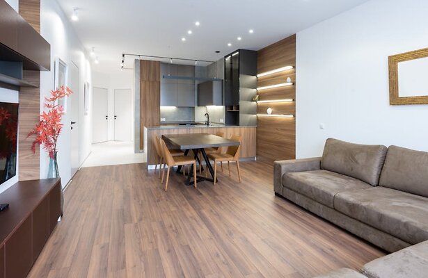 Creëer een multifunctionele woonkamer met slimme indelingen en tips