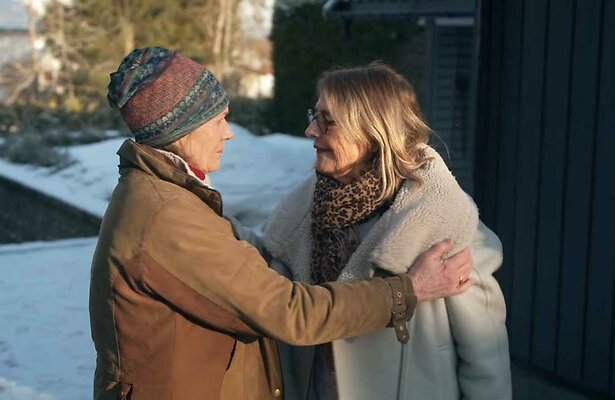 Yvonne en Therese in Winter Vol Liefde