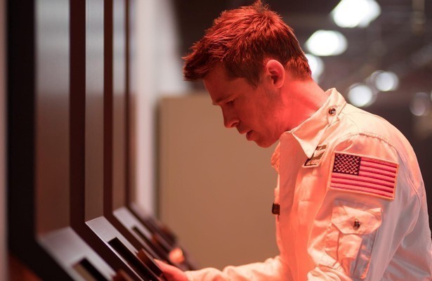 Brad Pitt als Roy McBride in Ad Astra