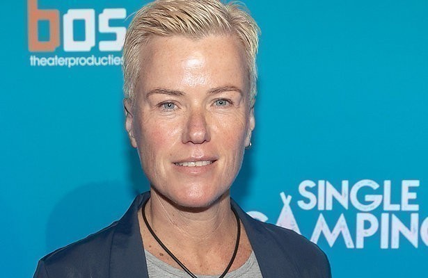 Ellie Lust voert pittig gesprek met Johan Derksen 