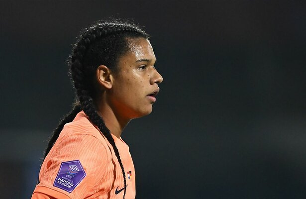 Esmee Brugts voor Nederlands Elftal