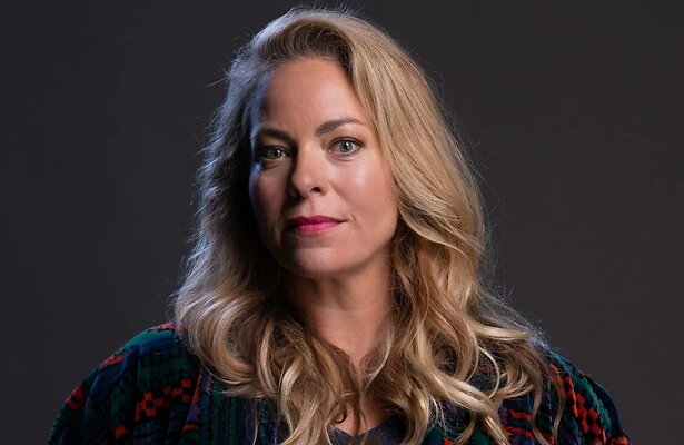 Actrice Maaike Martens viert de liefde.