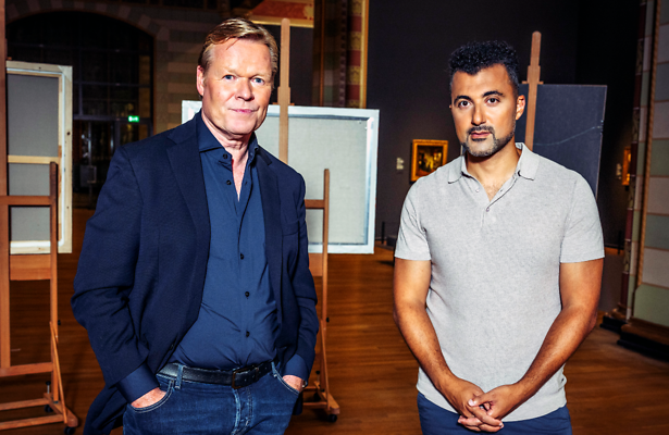 Ronald Koeman en Özcan Akyol.