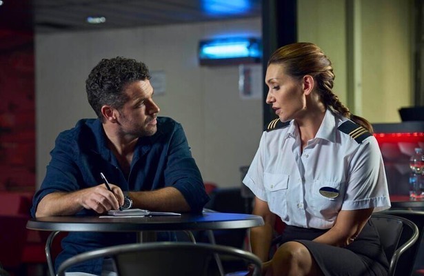 Shayne Ward en Catherine Tyldesley in The Good Ship Murder
