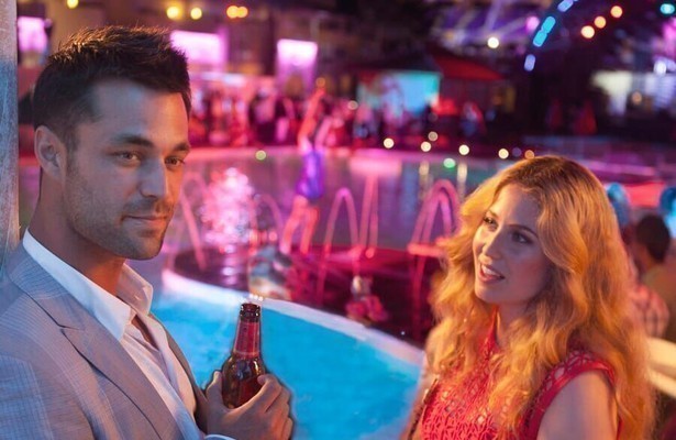 Jan Kooijman en Sanne Vogel in Verliefd op Ibiza