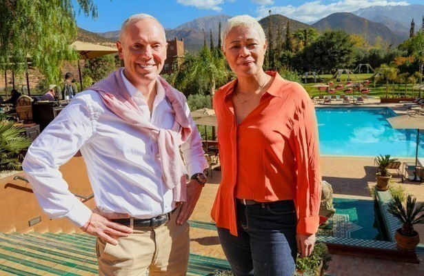Rob Rinder en Monica Galetti in Wereldse Hotels