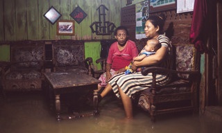 360° Reportage: Indonesien - Ein Dorf kämpft gegen die Fluten