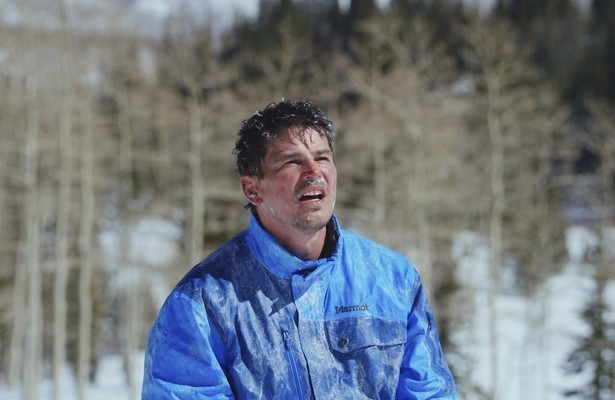 Josh Hartnett in 6 Below: Miracle on the Mountain