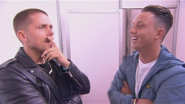 André zingt in de bajes in André Hazes: Ik haal alles uit het leven